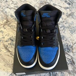 Jordan retro 1 royal